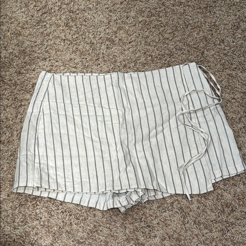 Primark Skorts White and Black Pinstripe Wrap